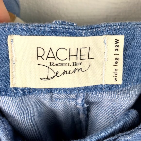 Rachel Roy Women's Curvy Collection Light Wash Amelia Wide Leg Denim Cop Pant Tr - Picture 6 of 8